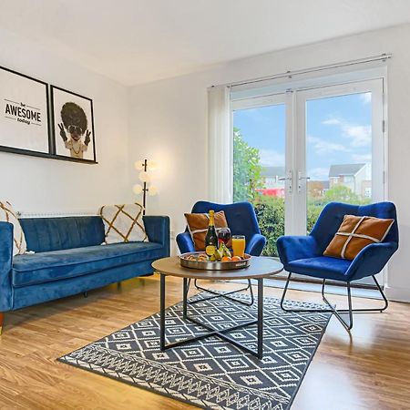 Stylish Apartment With Balcony, Free Parking, Fast Wifi And Smart Tv With Sky And Netflix By Yoko Property Milton Keynes Extérieur photo